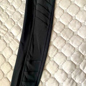 Lululemon High-Rise Mesh Legging